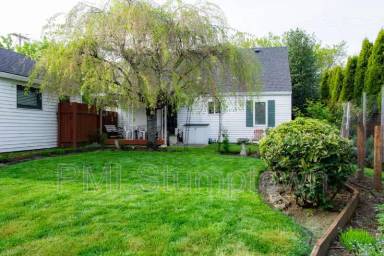 Main picture of 1666 SE Clatsop St