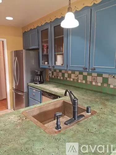 Main picture of 491 Carnation Ave