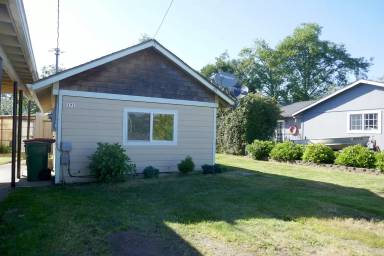 Main picture of 171 SW Birch Ave