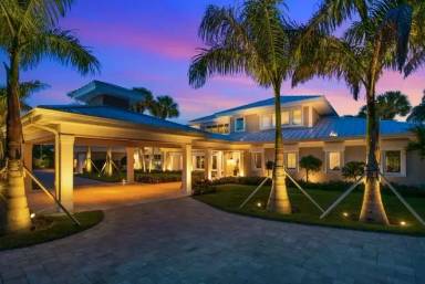 Main picture of 1906 Casey Key Rd