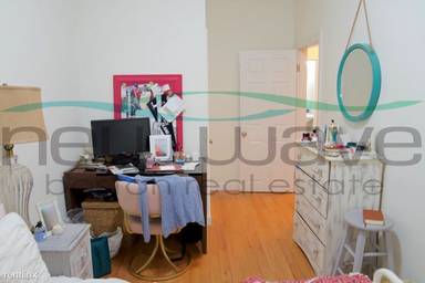 Main picture of 304 Berkeley St