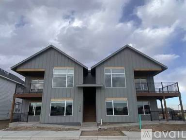 Main picture of 1348 Howling Moon Way