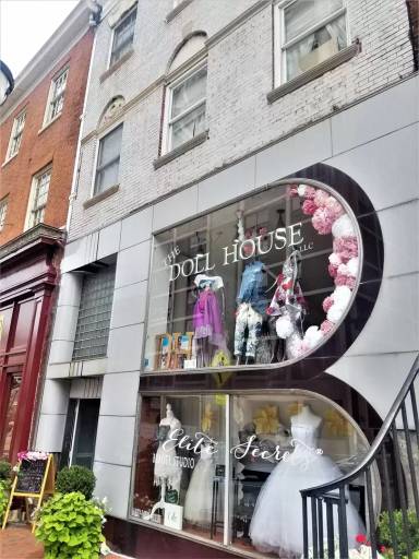 Main picture of 525 N Charles St
