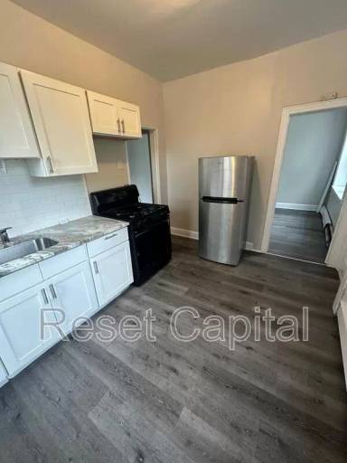 Main picture of 546 Sanford Ave