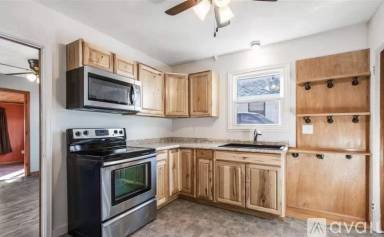 Main picture of 1301 W 15th St