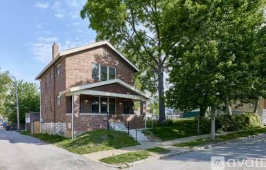 Main picture of 5021 Ray Ave