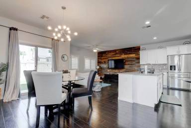 Main picture of 48 Jasmine Point St