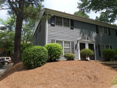 Main picture of 2800 Carriage Dr