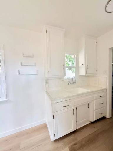 Main picture of 515 3/4 Avenue C
