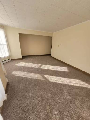 Main picture of 54 E Chestnut St