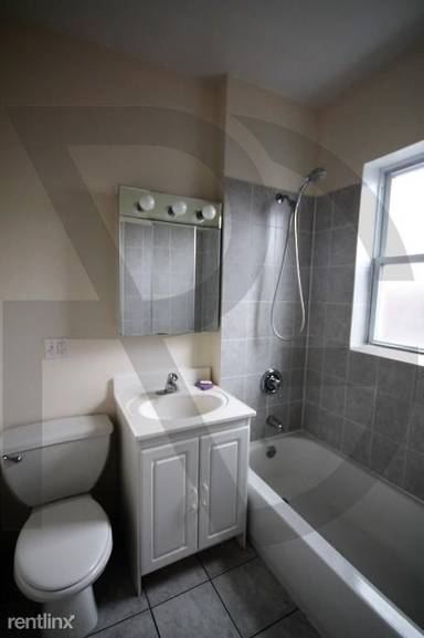 Main picture of 3521-29 N Broadway Apartments