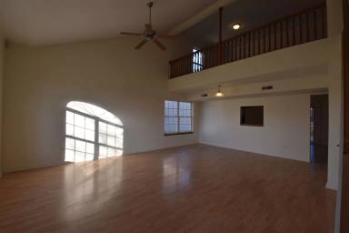 Main picture of 1677 Kingen Dr