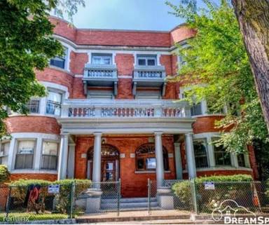 Main picture of 5124 S Michigan Ave