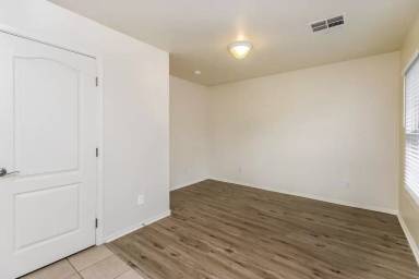 Main picture of 5710 S 21st Pl