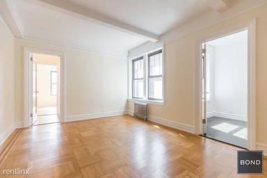 Main picture of 115 E 92nd St