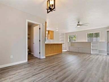 Main picture of 814 E McKinley St