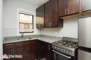 Main picture of 433 W Belden Ave