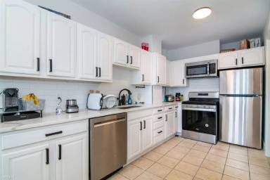 Main picture of 448 Park Dr