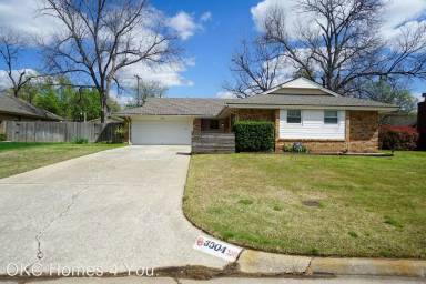 Main picture of 3504 N Windsor Ave