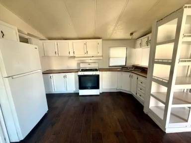 Main picture of 220 Bark Ln