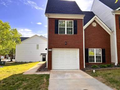 Main picture of 230 Bayleigh Ct