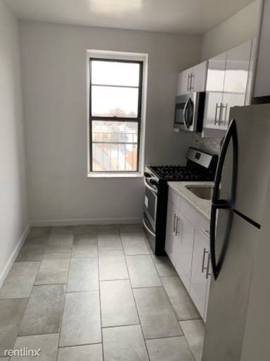 Main picture of 527 3rd Ave