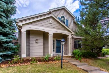 Main picture of 7946 E Lowry Blvd