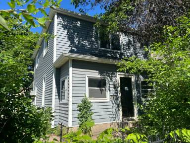 Main picture of 1402 Washington St NE