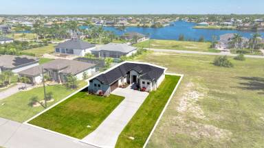 Main picture of 2833 NW 45th Pl