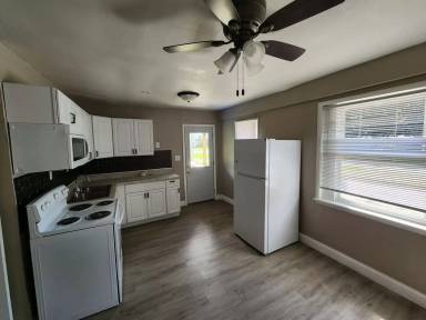 Main picture of 534 Park Ave