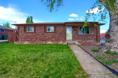 Main picture of 2061 Phillips Dr
