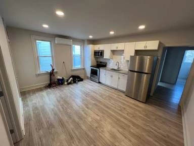 Main picture of 605 E Broad St