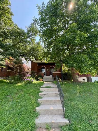 Main picture of 1912 McCausland Ave