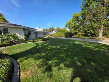 Main picture of 909 Yale Ave