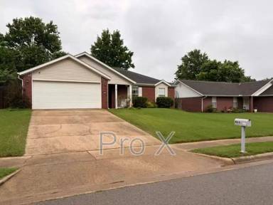 Main picture of 833 S Eastview Dr