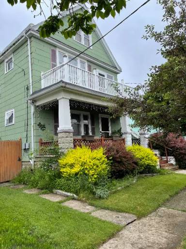Main picture of 108 Barnard St