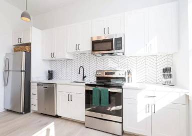 Main picture of 415 Saint Paul St