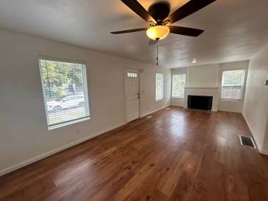Main picture of 3109 W Boone Ave