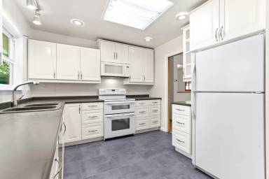 Main picture of 9877 SE 33rd Ave