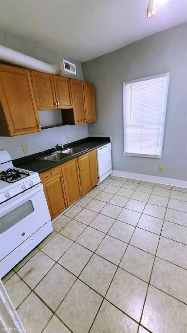 Main picture of 54 W Dodridge St