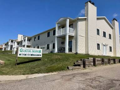 Main picture of Glacial Manor Apartments