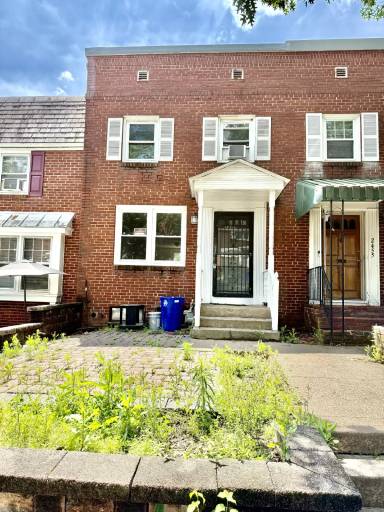 Main picture of 2457 Mercer St