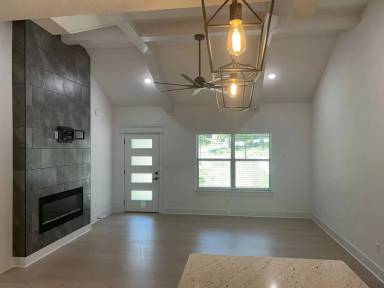 Main picture of 23 Lockerbie Cir