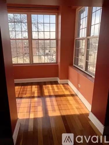 Main picture of 4209 S Michigan Ave