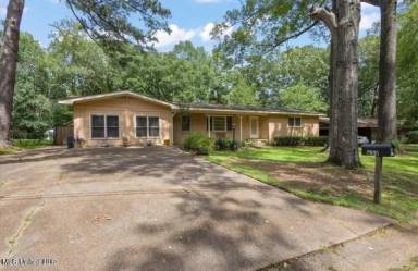 Main picture of 633 Daniel Cir