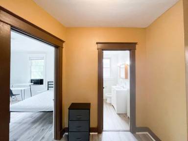 Main picture of 5660 Phillips Ave