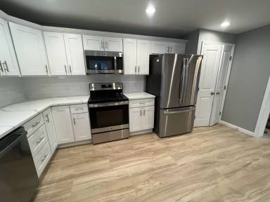 Main picture of 5744 Lehigh St
