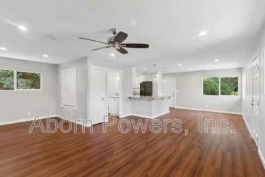 Main picture of 2760 Coloma St