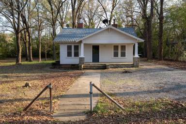 Main picture of 512 E Main St