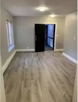 Main picture of 4611-15 1/2 S Drexel Blvd